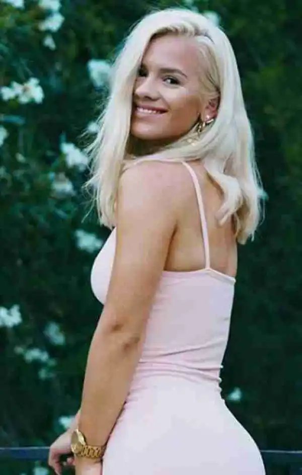 Oxford Law Student Abandons Her Career To Become An Instagram Star (Photos)